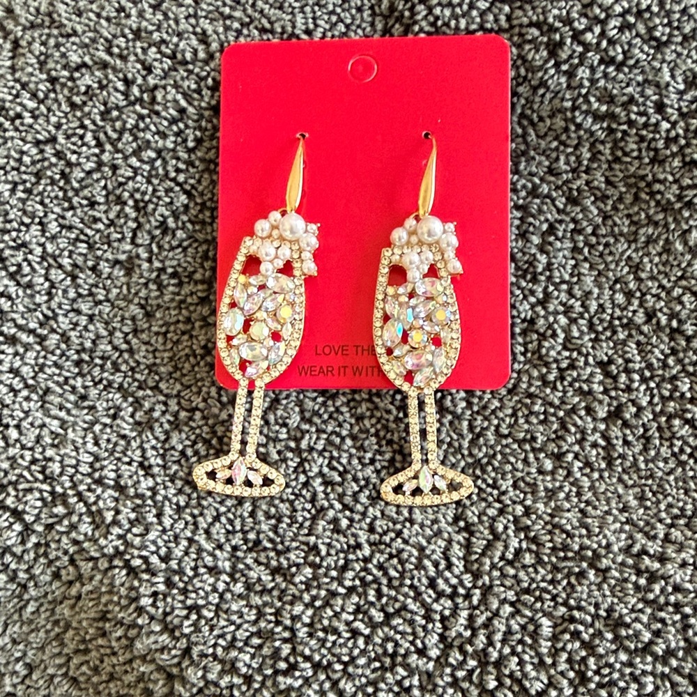 Elegant Gold and Pearl Drop Earrings